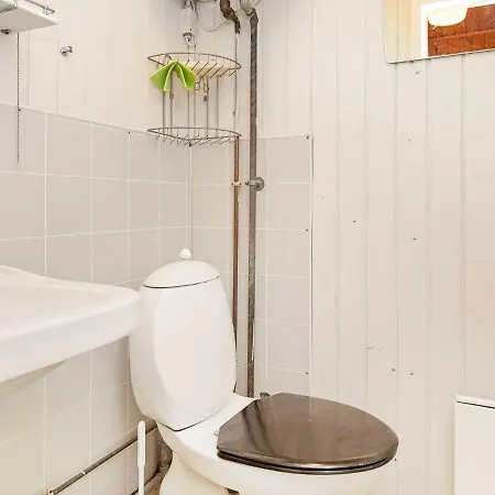 Two-bedroom Holiday In 23 Hébergement de vacances