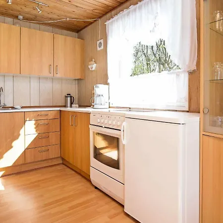 Two-bedroom Holiday In 23 Hébergement de vacances